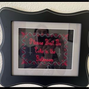 Please don’t do coke in the bathroom sign